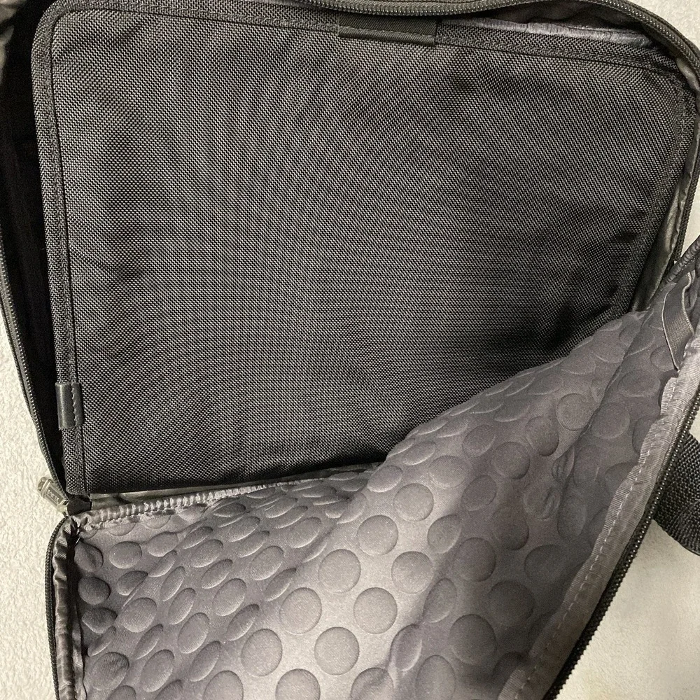 Tumi‎ Laptop Bag Briefcase Black Woven Nylon Padded 15